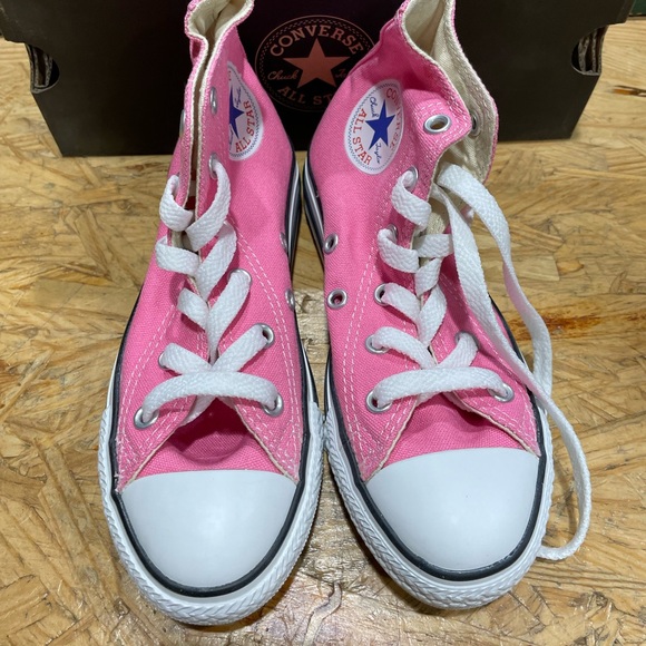 Brand new in box kids pink canvas Converse hi. Assorted sizes available. - Picture 2 of 5
